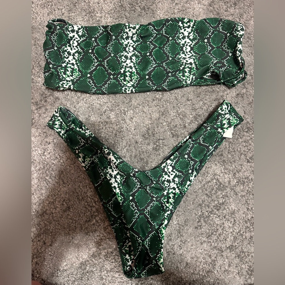 SHEIN Green Snake Print Bikini